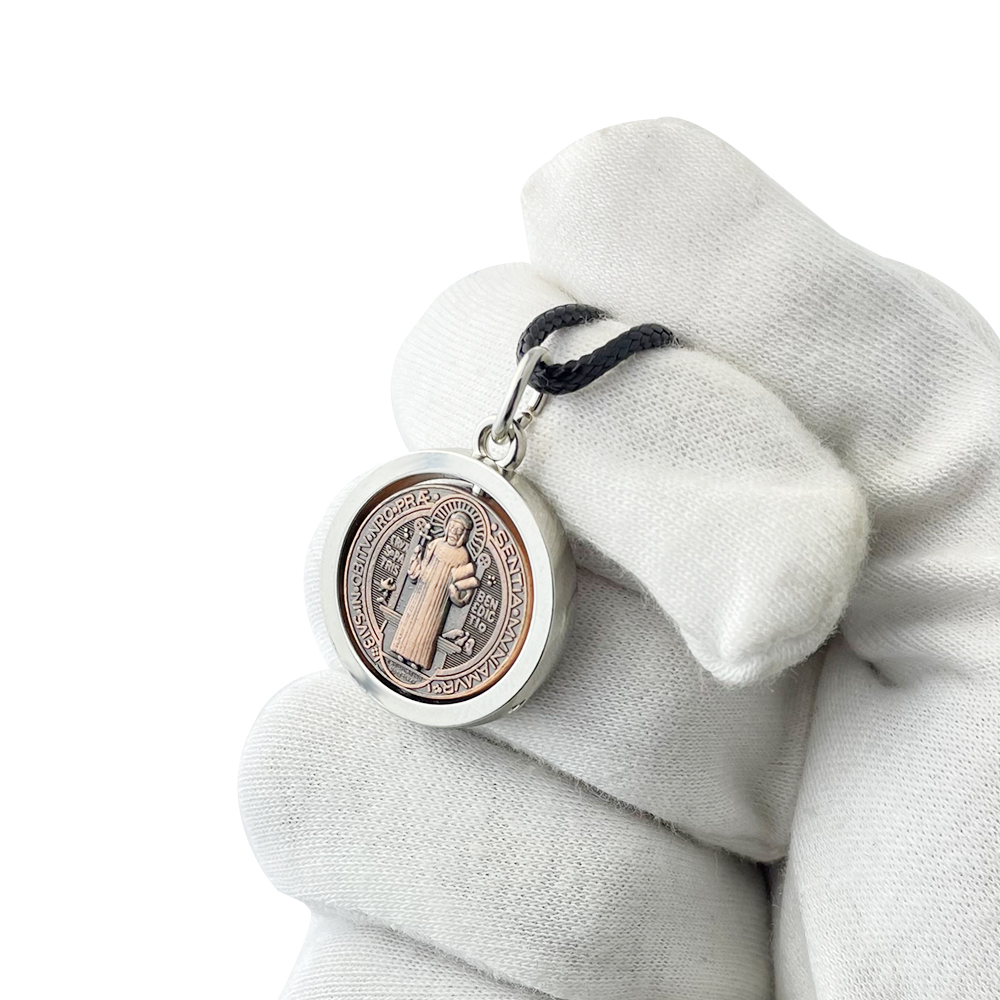 Jewelry & Watches Vitopoulos - Kalung Medali Santo Benediktus Baru, Liontin