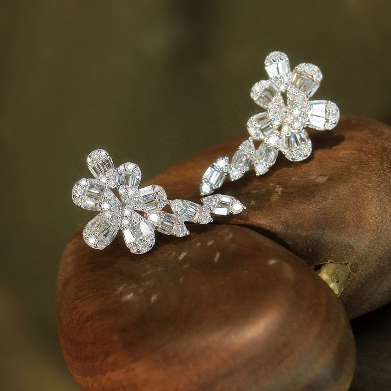 Aazuo Perhiasan Mewah 18K Emas - Diamond Stud Earrings ulasan dan harga