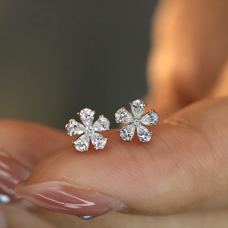 Aazuo Perhiasan Mewah 18K Emas - Diamond Stud Earrings ulasan dan harga