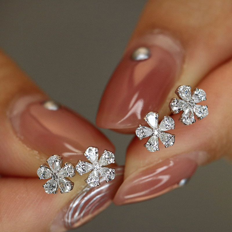 Aazuo Perhiasan Mewah 18K Emas - Diamond Stud Earrings ulasan dan harga